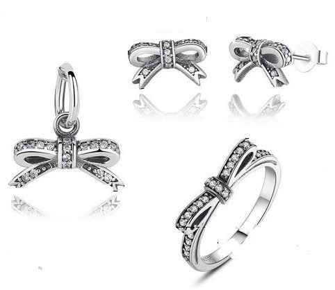 Sparkling Delicate Bow Know Pendant, Ring & Earrings Gift Set