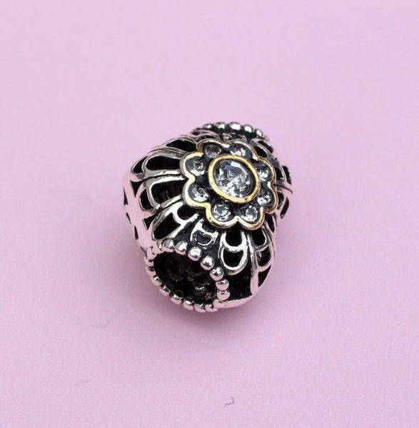 Openwork gold heart Charm
