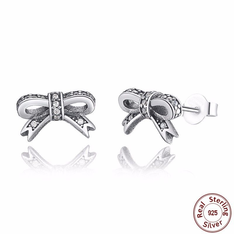 PAIR OF SPARKLING DELICATE BOW STUDS
