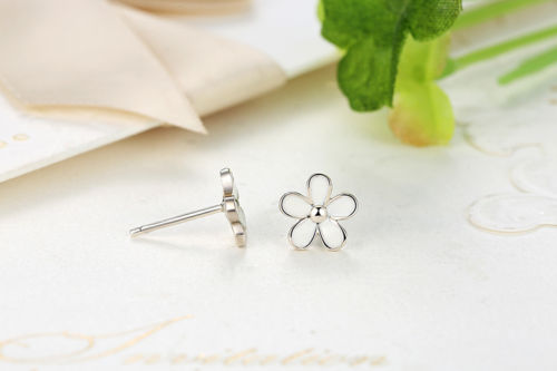 Silver Sterling Darling Daisy White Enamel Floral Earrings