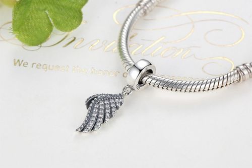 Dazzling Majestic Feathers love guidance angel Wing charm