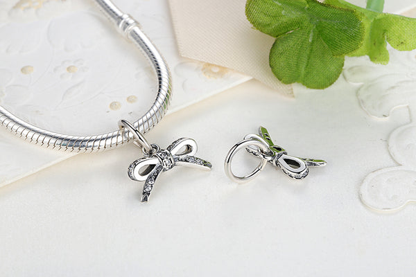 Sparkling Delicate Bow Know Pendant, Ring & Earrings Gift Set