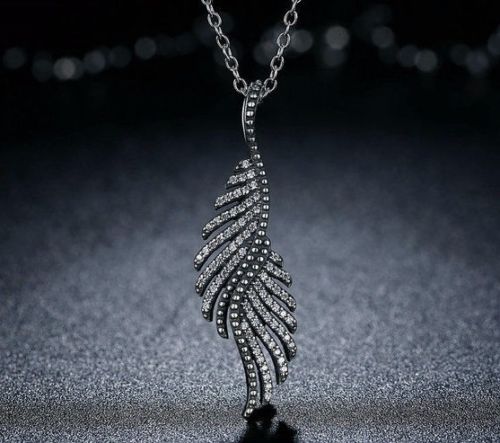 Dazzling Majestic Feathers Necklace With Chain